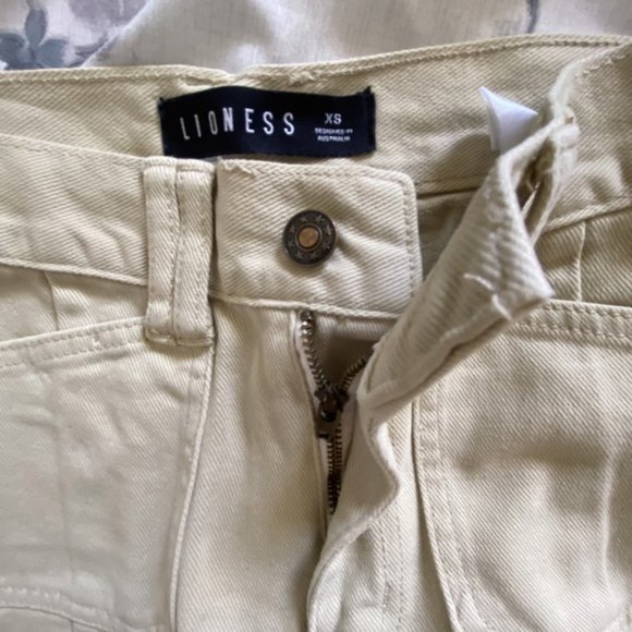 Princess Polly Utility Jean *Trending* Size XS- US 2 - Picture 3 of 3